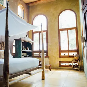 https://casa-vallejo-tulum-beach-villa-at-zamas-hotel.tulum-hotels.net